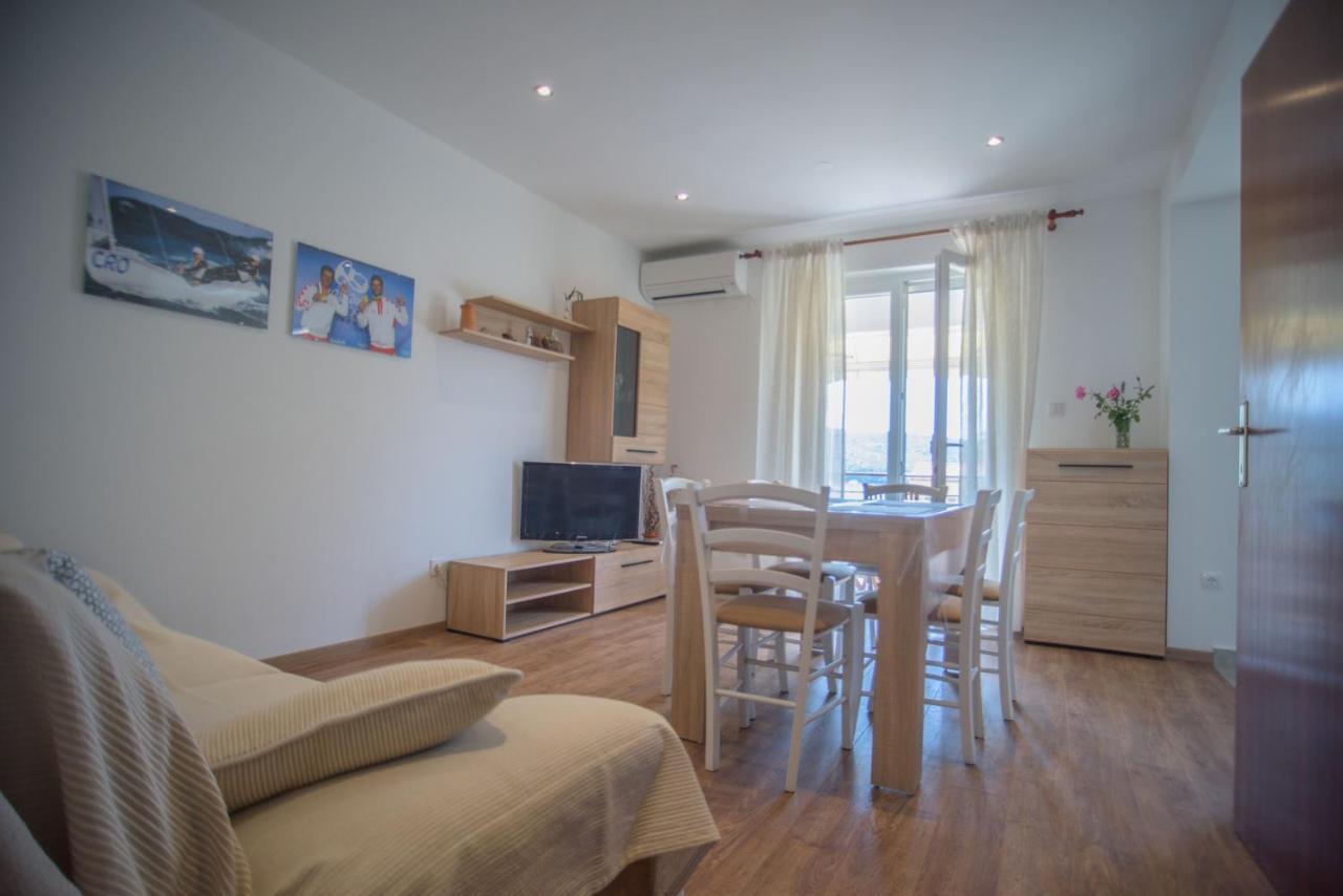 Apartman Marenic Cres Exterior photo